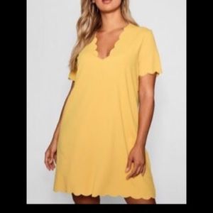 Plus scallop edge v neck shift dress